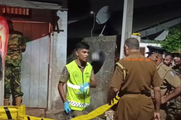 தெஹிவளையில் கைக்குண்டுத் தாக்குதல்: இரு பிள்ளைகள் உயிரிழப்பு- தந்தை காயம்